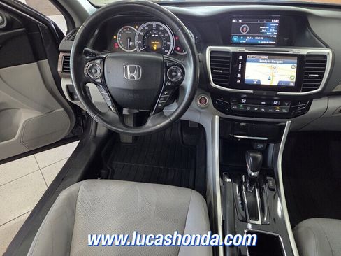 Used 2016 Honda Accord Touring image 9