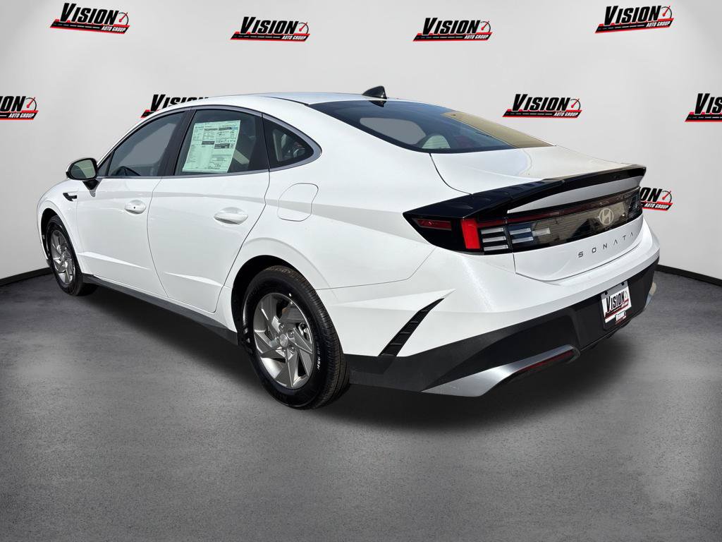 New 2026 Hyundai Sonata SE FWD image 3