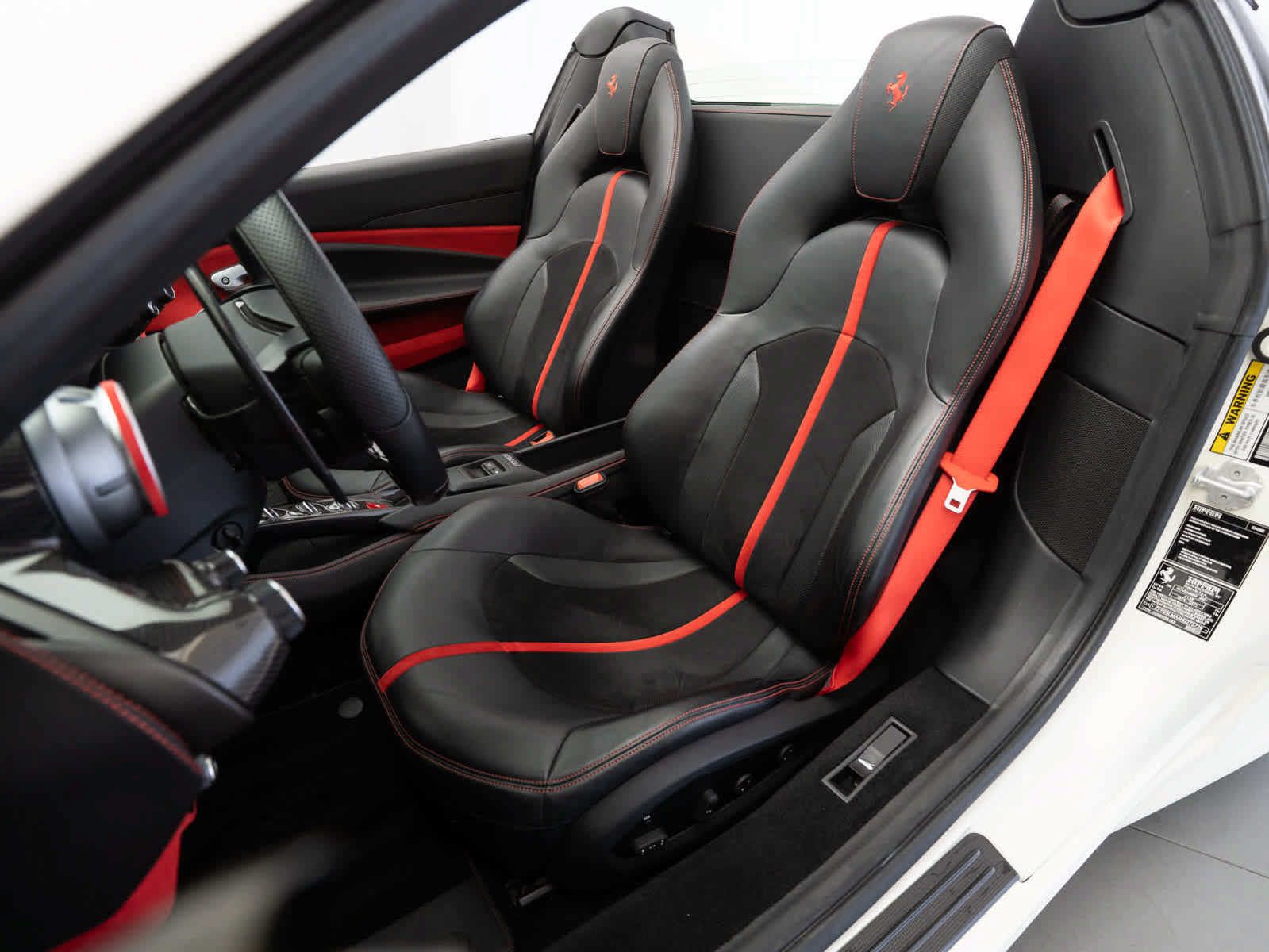 Used 2022 Ferrari F8 Tributo RWD image 15