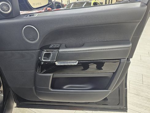 Used 2016 Land Rover Range Rover HSE image 40
