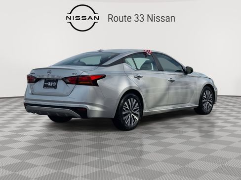 Used 2024 Nissan Altima 2.5 SV image 4