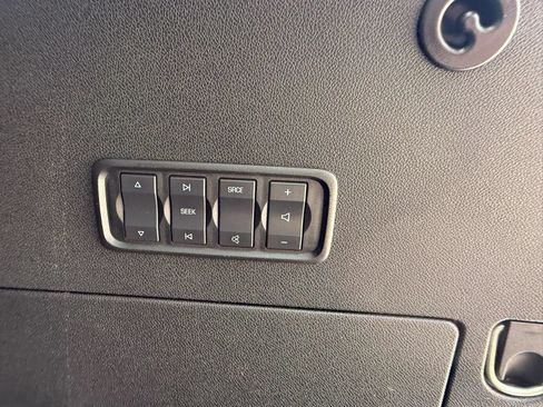 Used 2015 GMC Acadia Denali AWD/4WD image 16