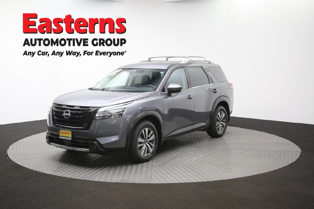 Used 2024 Nissan Pathfinder SL w/ Black Appearance Package AWD/4WD image 59