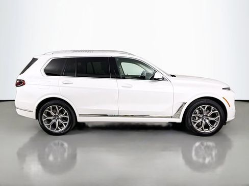 Used 2023 BMW X7 xDrive40i w/ Executive Package image 8