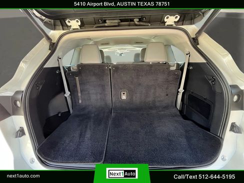 Used 2020 Toyota Highlander XLE FWD image 36