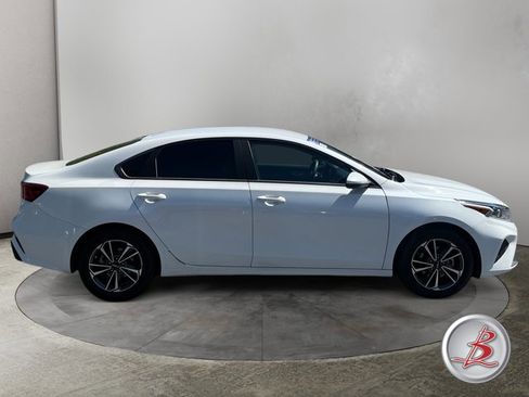 Used 2023 Kia Forte LXS FWD image 8