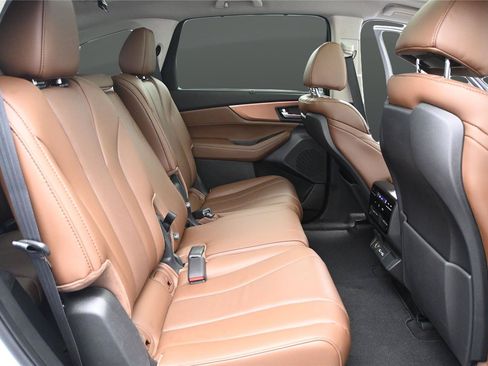 Used 2024 Acura MDX SH-AWD w/ Technology Package image 19