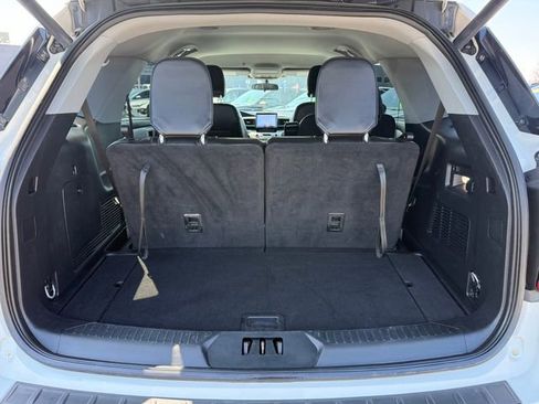 Used 2023 Ford Explorer XLT w/ Equipment Group 202A image 28