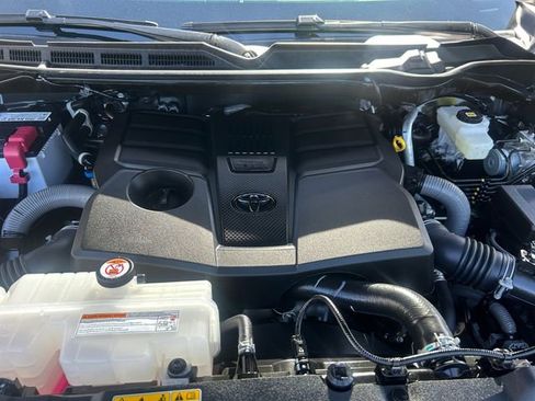 Used 2025 Toyota Tundra SR5 w/ SR5 Premium Package AWD/4WD image 19