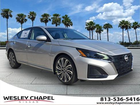 New 2025 Nissan Altima 2.5 SL FWD image 1