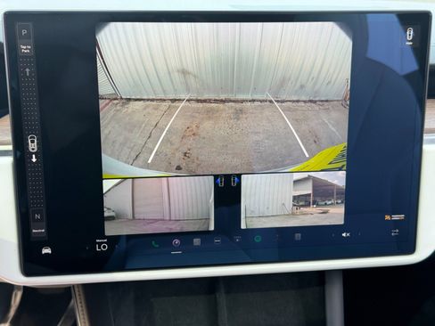 Used 2022 Tesla Model X image 33