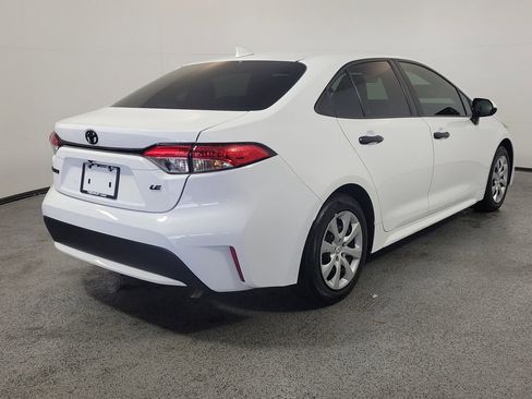 Used 2021 Toyota Corolla LE image 6