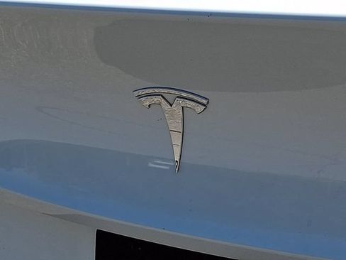 Used 2021 Tesla Model Y Long Range AWD/4WD image 32
