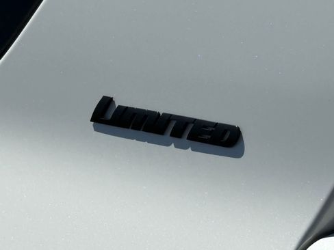 Used 2019 Toyota 4Runner Limited AWD/4WD image 7