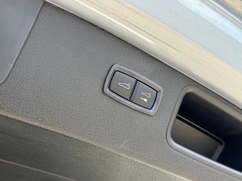 Certified 2026 Porsche Macan AWD/4WD image 23