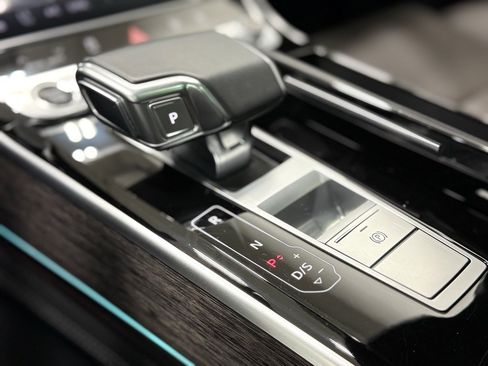 Used 2025 Audi A8 L 3.0T w/ Executive Package image 20