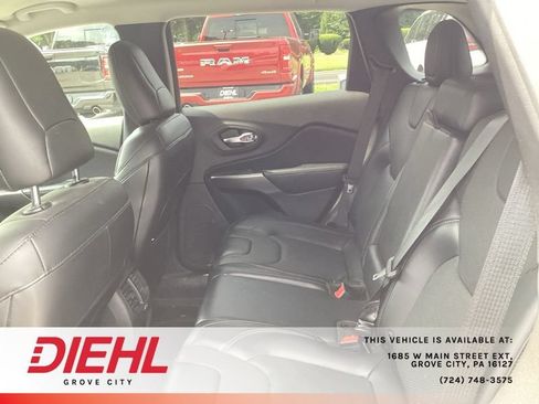 Used 2019 Jeep Cherokee Limited w/ Trailer Tow Group AWD/4WD image 16