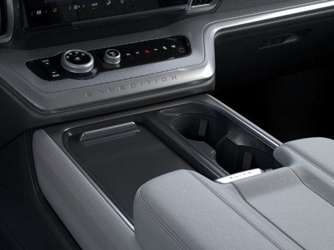 New 2026 Ford Expedition Active image 15