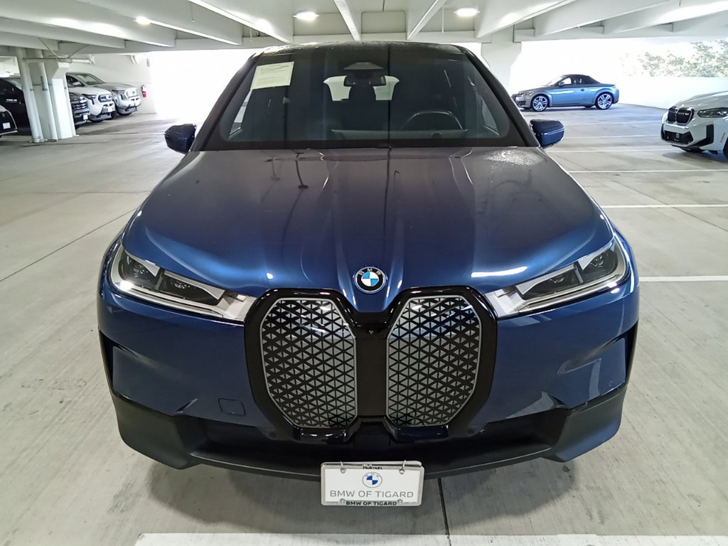 Used 2024 BMW iX xDrive50 w/ Convenience Package AWD/4WD image 2