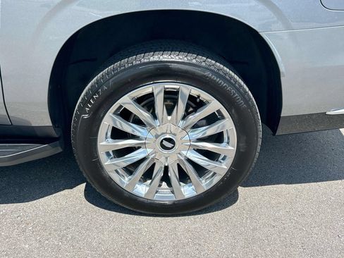 Certified 2023 Cadillac Escalade ESV Premium Luxury AWD/4WD image 11