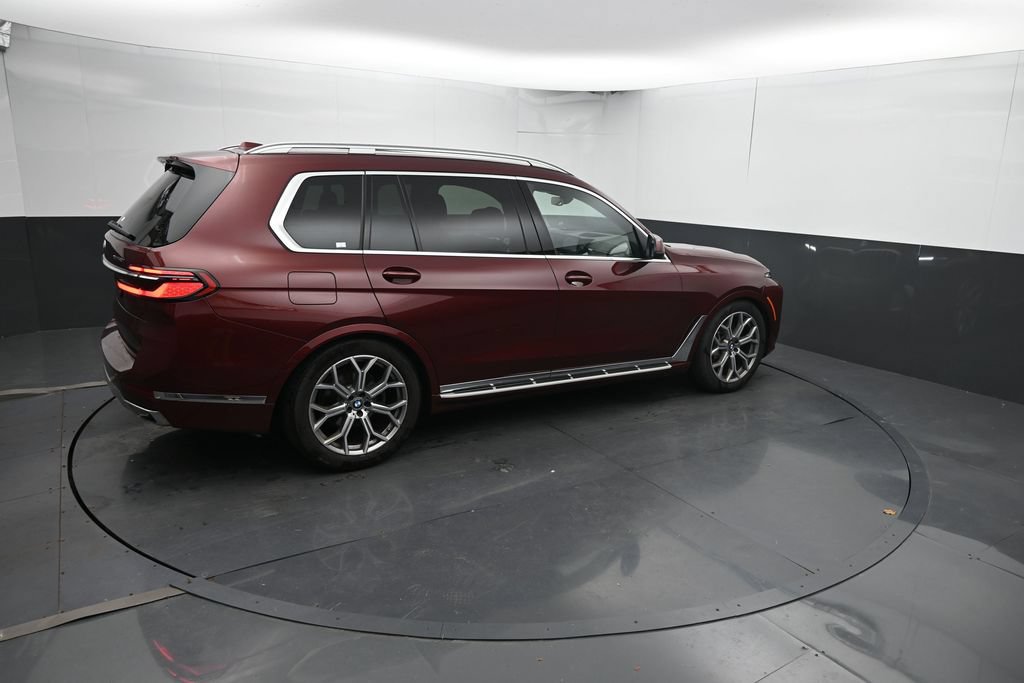 Used 2025 BMW X7 xDrive40i AWD/4WD image 11