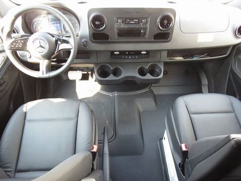 New 2025 Mercedes-Benz Sprinter 2500 image 29