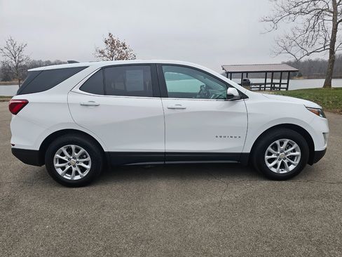 Used 2019 Chevrolet Equinox LT w/ Driver Convenience Package image 4