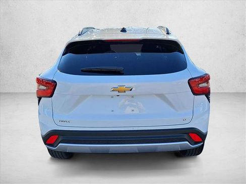 Used 2025 Chevrolet Trax LT image 7