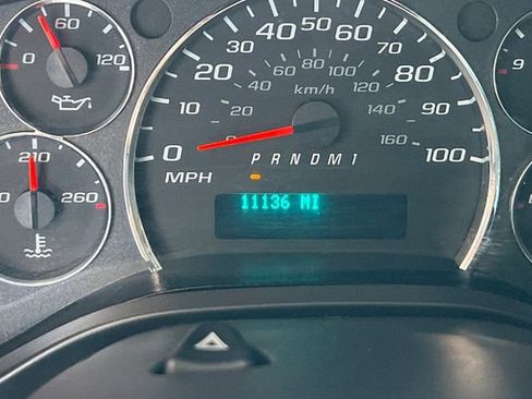 Used 2025 Chevrolet Express 2500 w/ Driver Convenience Package RWD image 32
