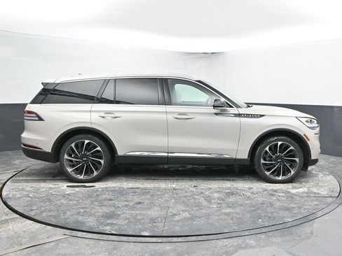 Used 2024 Lincoln Aviator Reserve w/ Equipment Group 201A AWD/4WD image 6
