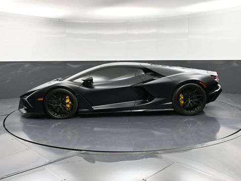 Used 2024 Lamborghini Revuelto AWD/4WD image 2