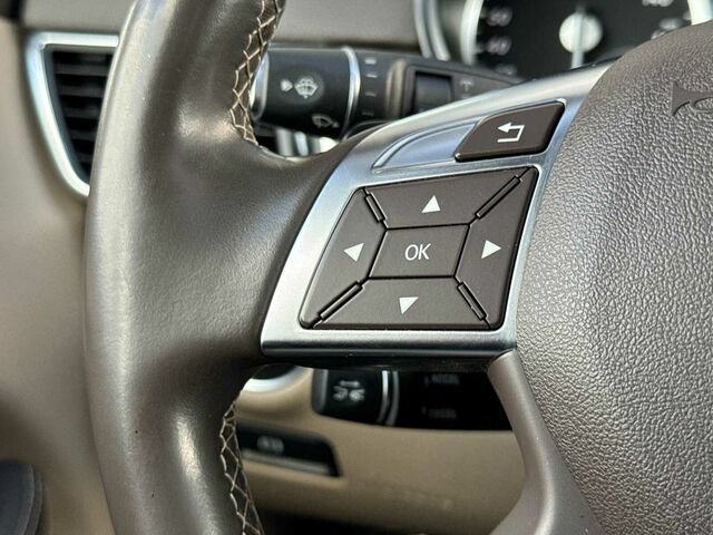 Used 2015 Mercedes-Benz GL 550 4MATIC image 31