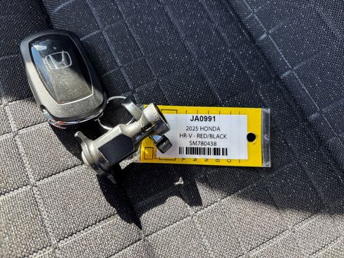 Used 2025 Honda HR-V Sport image 29