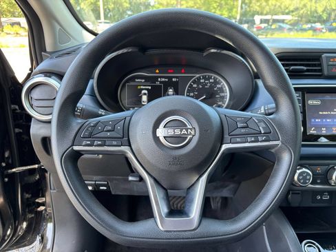 Used 2025 Nissan Versa SV FWD image 25