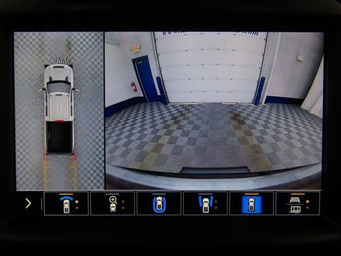 Used 2023 Chevrolet Silverado 3500 High Country w/ Z71 Off-Road Package image 15