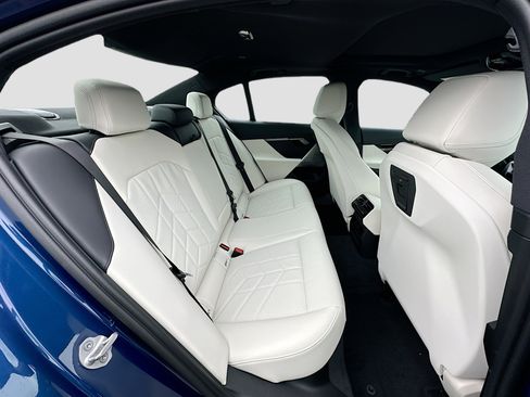 New 2026 BMW 530i w/ Convenience Package RWD image 22