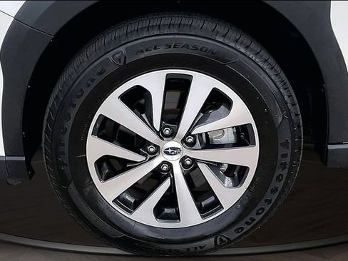 Used 2025 Subaru Outback Premium AWD/4WD image 9