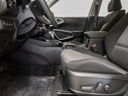 Used 2023 Kia Soul S FWD image 11