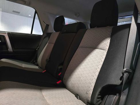 Used 2015 Toyota 4Runner SR5 AWD/4WD image 17