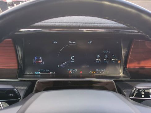 Used 2022 Lincoln Navigator Reserve w/ Equipment Group 201A image 11