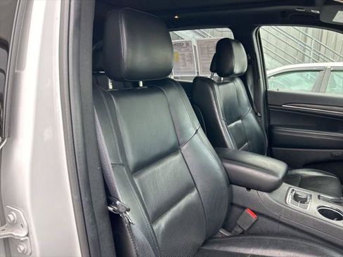 Certified 2019 Jeep Grand Cherokee Limited w/ Luxury Group II AWD/4WD image 32