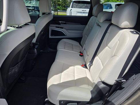 Used 2022 Kia Telluride EX FWD image 43
