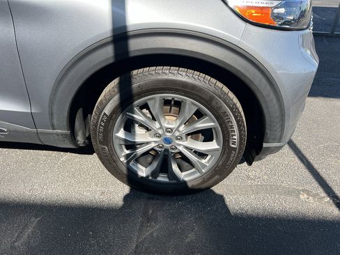 Used 2024 Ford Explorer Limited image 10