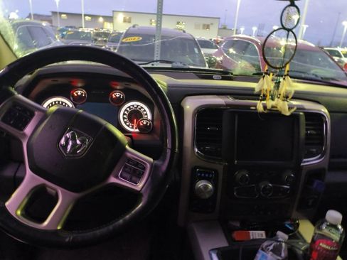 Used 2015 RAM 1500 Laramie image 12