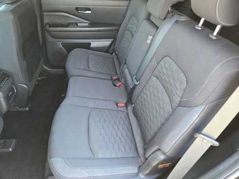 Used 2022 Nissan Pathfinder SV FWD image 13