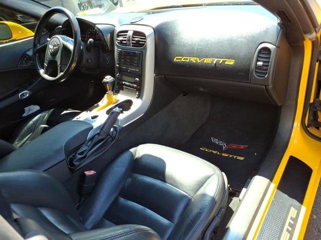 Used 2005 Chevrolet Corvette Convertible w/ Preferred Equipment Group RWD image 12