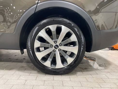 Certified 2022 Kia Telluride S image 32