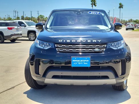 Used 2019 Land Rover Discovery SE image 2