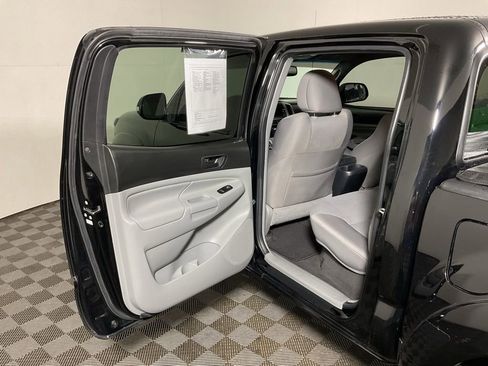 Used 2012 Toyota Tacoma 4x4 Double Cab w/ TRD Sport Upgrade Pkg image 29