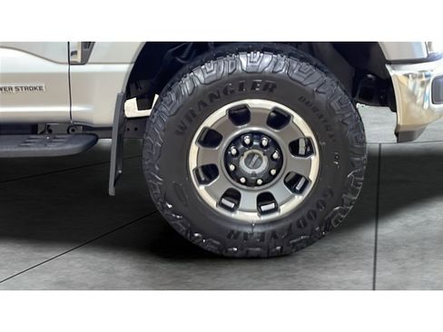 Used 2023 Ford F250 Lariat w/ Lariat Ultimate Package AWD/4WD image 19